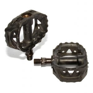 LU-P8 Round Molded Plastic Kids Pedals Pair 1/2" Black